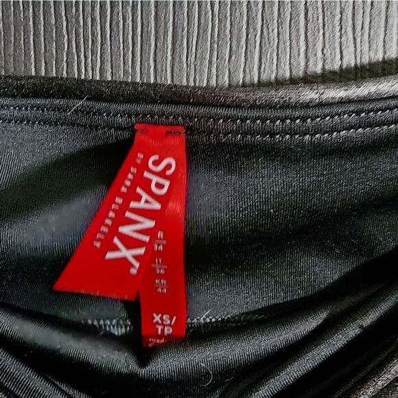 SPANX Faux Leather Leggings - Picture 7 of 9